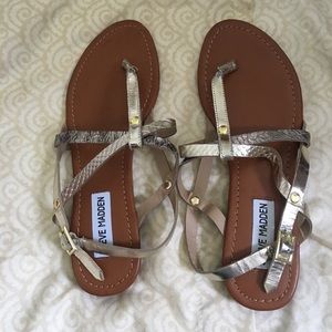 Steve Madden flat sandals. Size 7.5. New